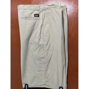 Dickies Flex Shorts Mens Size 42 Khaki Tan Relaxed Fit kneelength